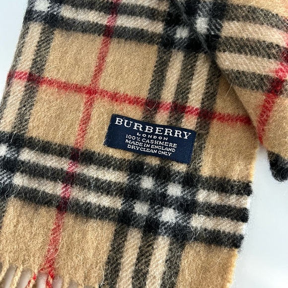 ‼️Black Friday SALE‼️Vintage Burberry Scarf - Picture 3 of 4